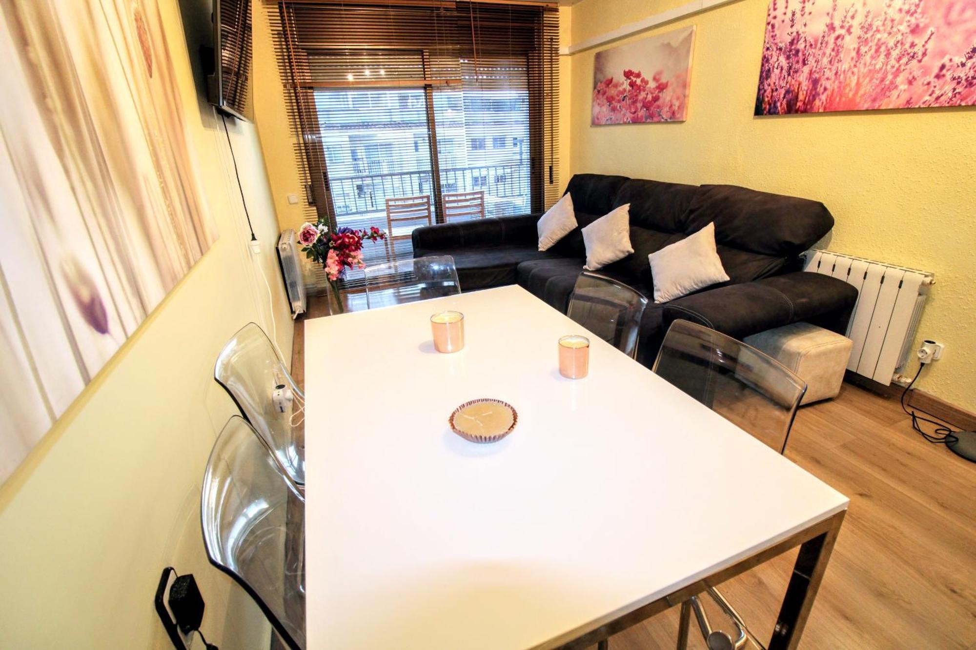 Cosy And Sunny Near Barcelona Apartment *